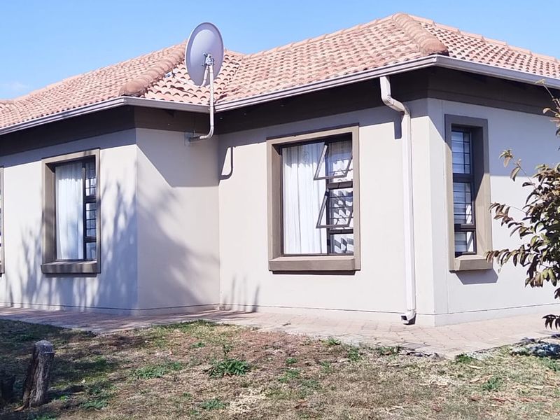 Beautiful Family Home with Riverfront views - Photo 3