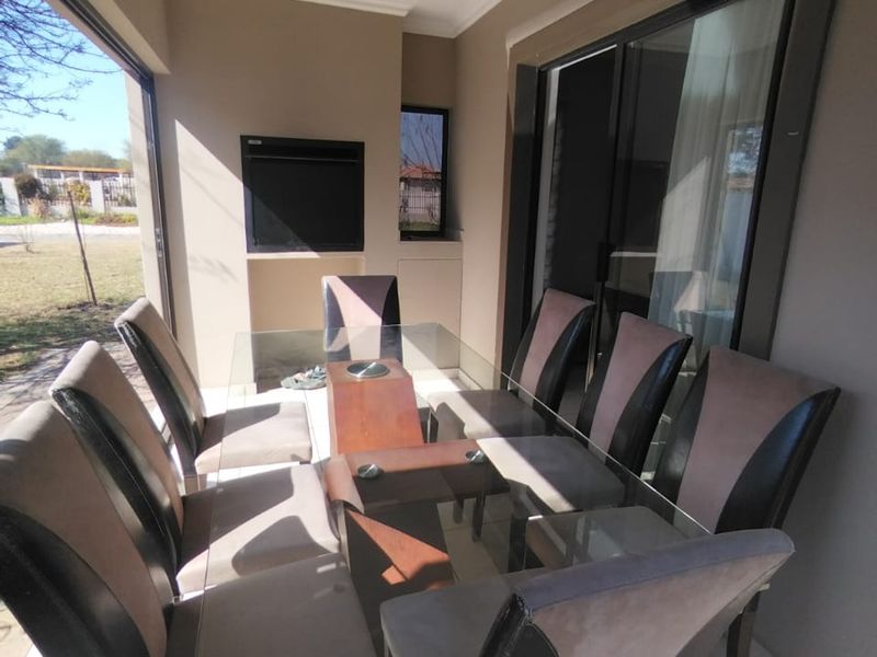 Beautiful Family Home with Riverfront views - Photo 4