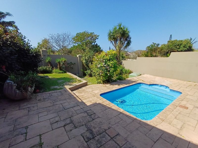 Peaceful, Spacious & Perfectly Positioned  A Must-See Duplex in Margate with a Private Pool! - Photo 2