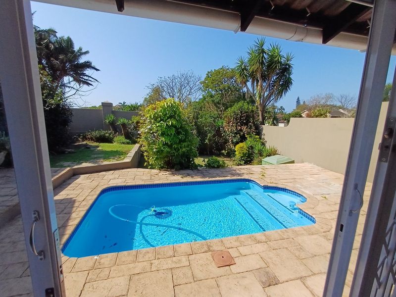 Peaceful, Spacious & Perfectly Positioned  A Must-See Duplex in Margate with a Private Pool! - Photo 9