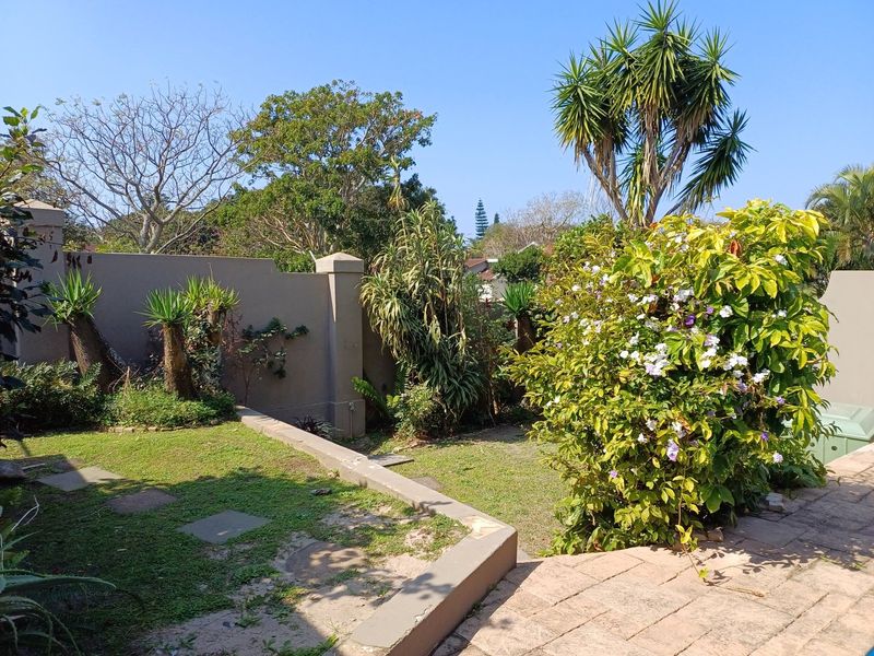 Peaceful, Spacious & Perfectly Positioned  A Must-See Duplex in Margate with a Private Pool! - Photo 4