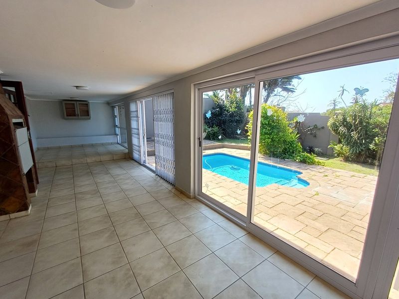 Peaceful, Spacious & Perfectly Positioned  A Must-See Duplex in Margate with a Private Pool! - Photo 5