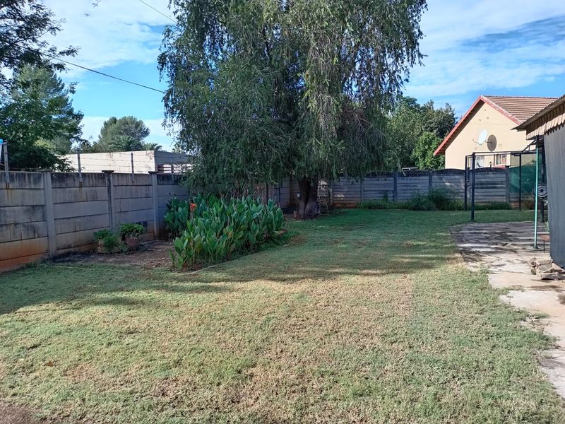 Well-Maintained Estate Home For Sale – Prime Location - Photo 8