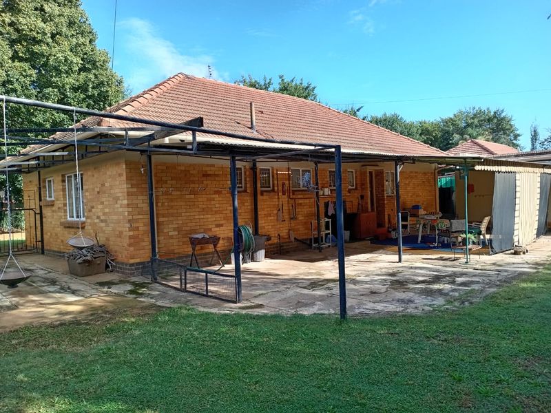 Well-Maintained Estate Home For Sale – Prime Location - Photo 3