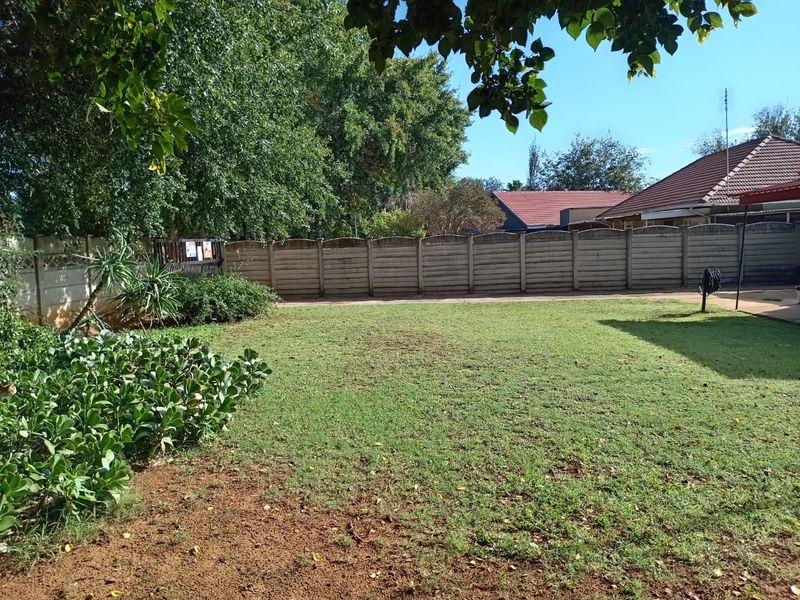 Well-Maintained Estate Home For Sale – Prime Location - Photo 6