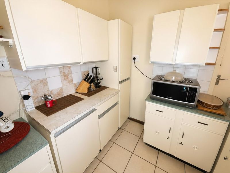 Well-Maintained Estate Home For Sale – Prime Location - Photo 5