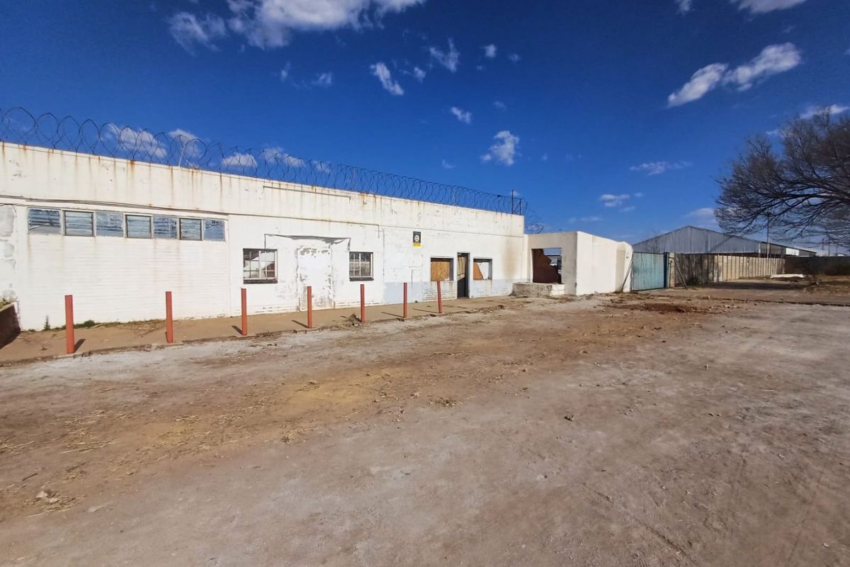 Prime Industrial Property for Sale in Uraniaville, Klerksdorp - Photo 2