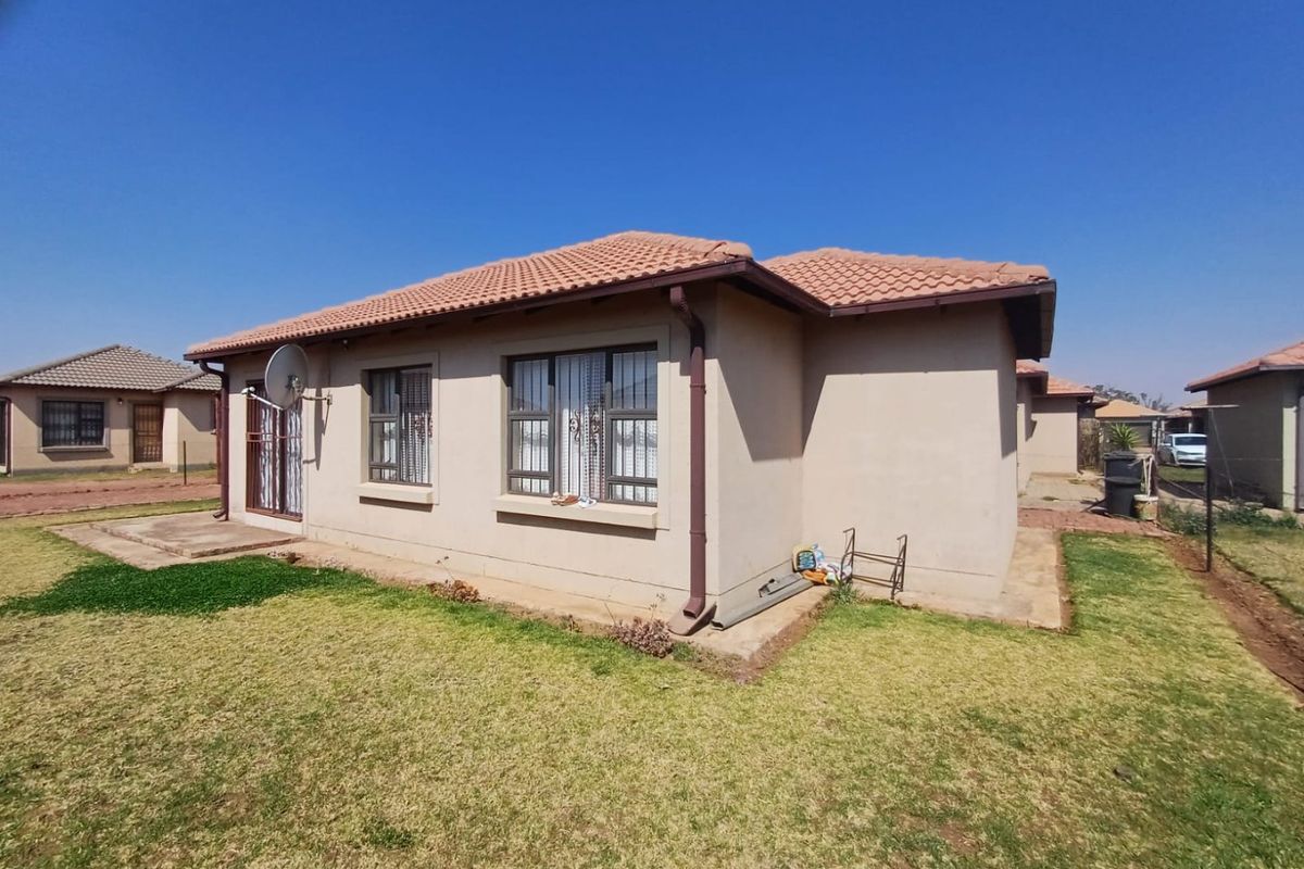 Neat 3-Bedroom Home for Sale in Ellaton, Klerksdorp - Photo 2