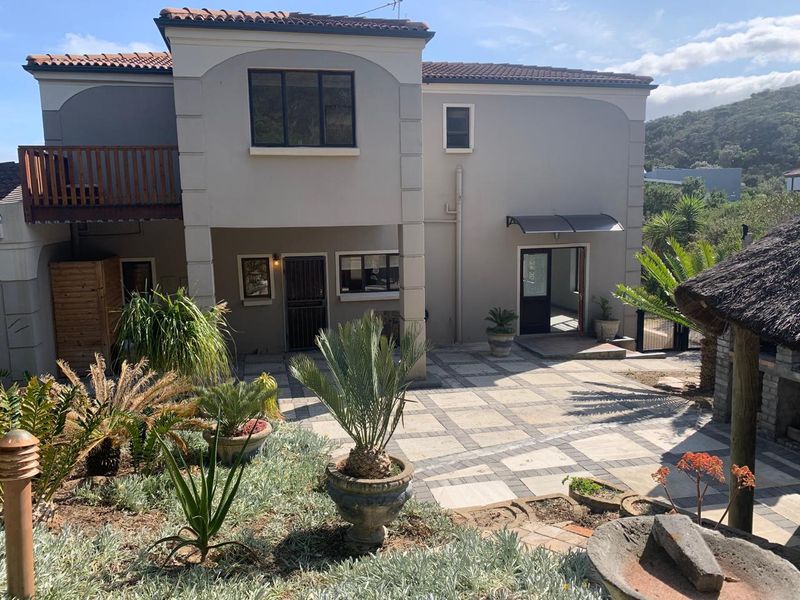 Stylish & Serene Family Gem in Cola Beach - Photo 2