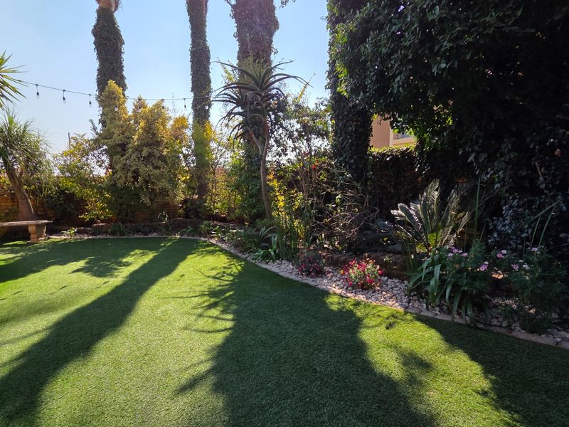 Secure, Stylish & Solar-Powered – Your Dream Home in Amberfield Crest Estate! - Photo 10