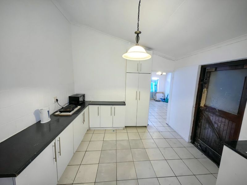 Investors Dream! R12000 rental income potential. - Photo 4