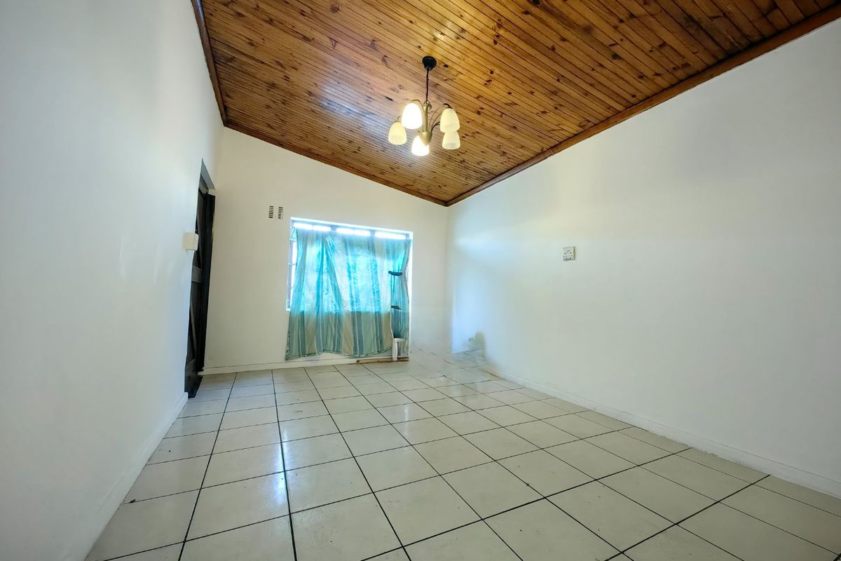 Investors Dream! R12000 rental income potential. - Photo 2