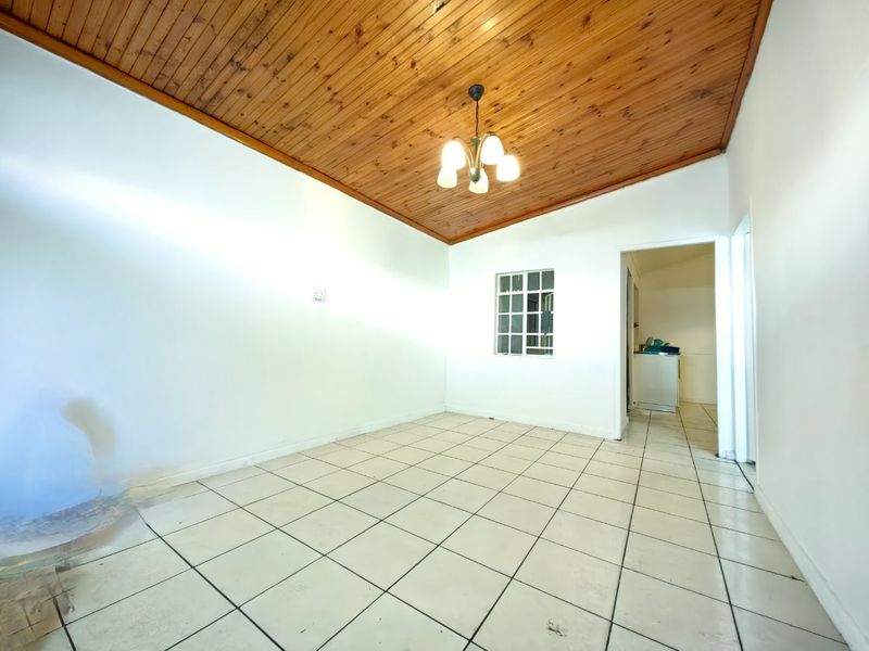 Investors Dream! R12000 rental income potential. - Photo 3