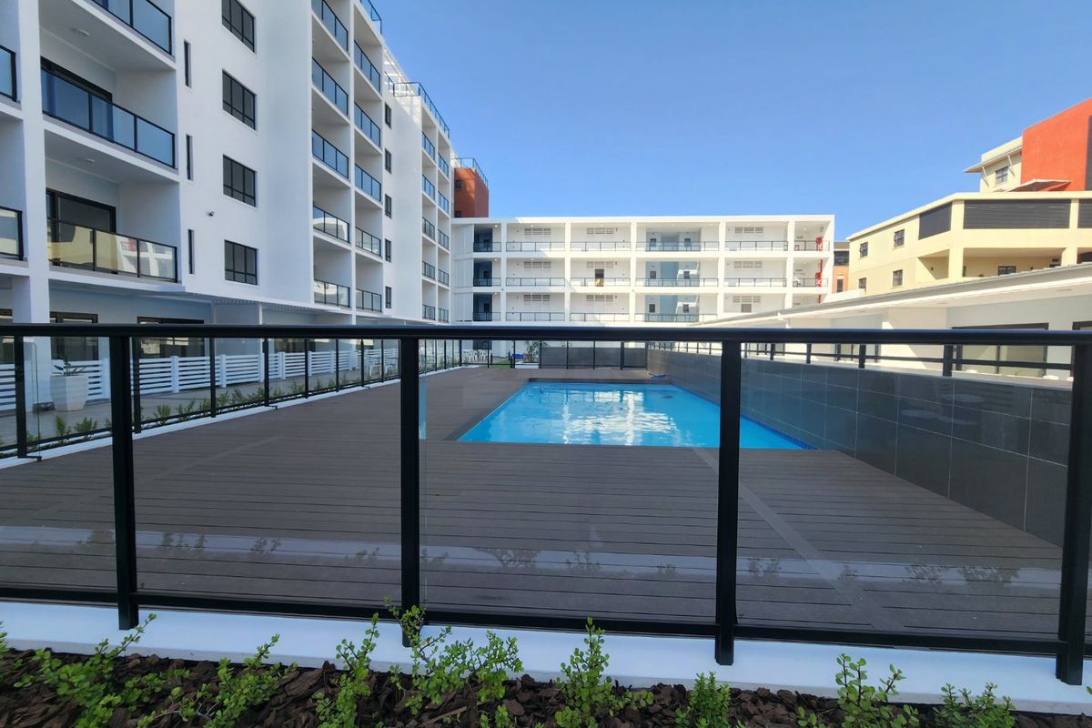 Umhlanga- Parkside- modern 2 bedroom, 2 bathroom unit in sought-after Summer Ridge - Available 15th July/1st of August for a long term lease -  professional couple requiired - Photo 3