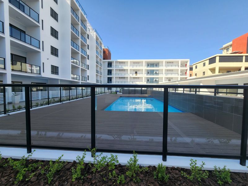 Umhlanga- Parkside- modern 2 bedroom, 2 bathroom unit in sought-after Summer Ridge - Available 15th July/1st of August for a long term lease -  professional couple requiired - Photo 3