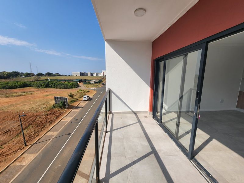 Umhlanga- Parkside- modern 2 bedroom, 2 bathroom unit in sought-after Summer Ridge - Available 15th July/1st of August for a long term lease -  professional couple requiired - Photo 6