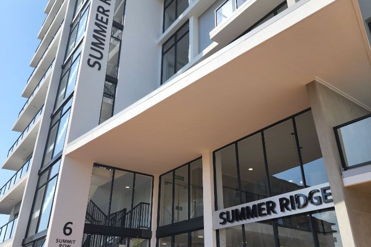 Umhlanga- Parkside- modern 2 bedroom, 2 bathroom unit in sought-after Summer Ridge - Available 15th July/1st of August for a long term lease -  professional couple requiired - Photo 2