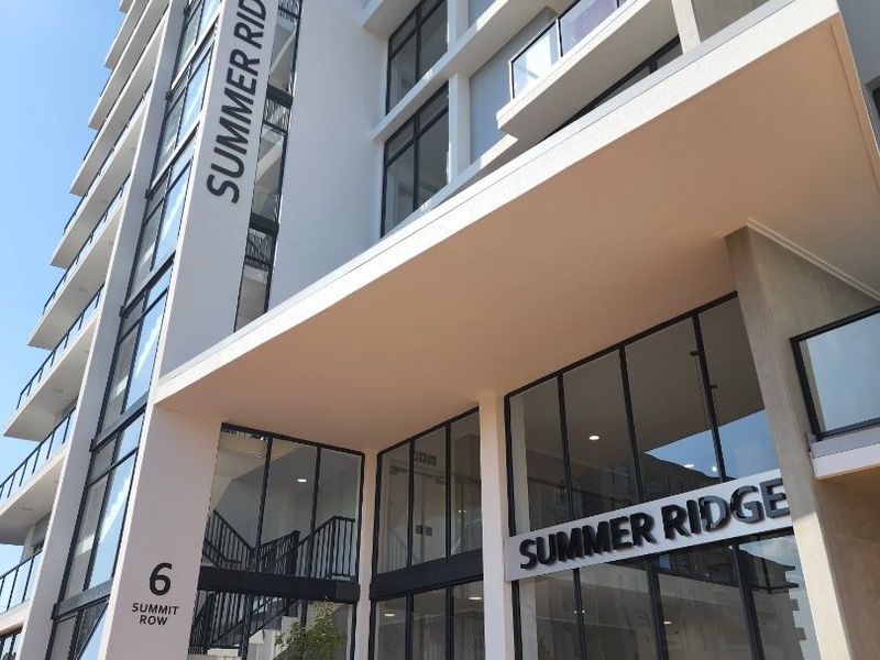 Umhlanga- Parkside- modern 2 bedroom, 2 bathroom unit in sought-after Summer Ridge - Available 15th July/1st of August for a long term lease -  professional couple requiired - Photo 2