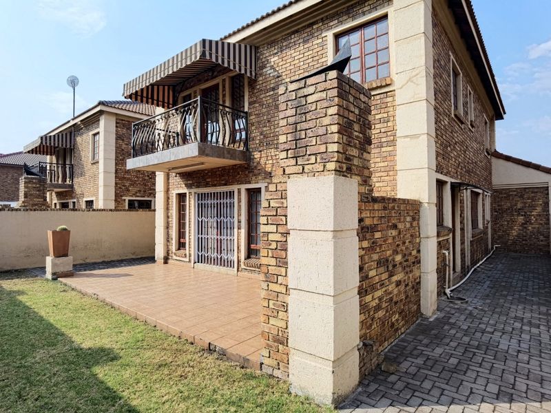 3 Bedroom apartment for sale - Photo 3