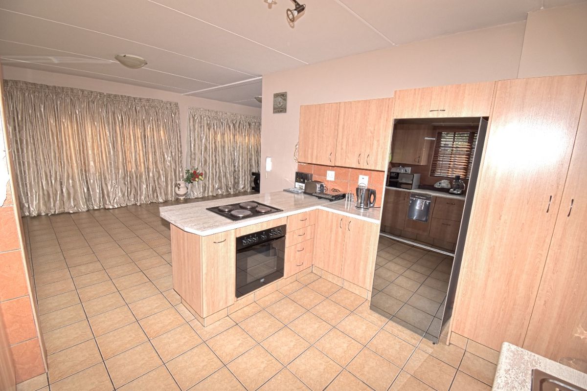 3 Bedroom apartment for sale - Photo 5