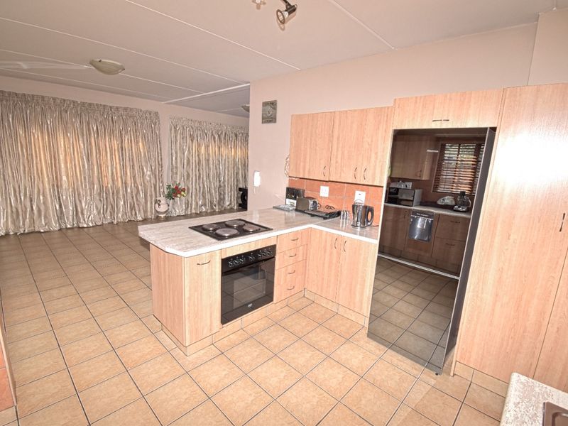 3 Bedroom apartment for sale - Photo 5