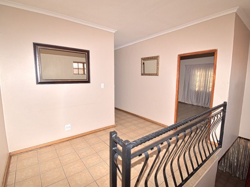 3 Bedroom apartment for sale - Photo 8