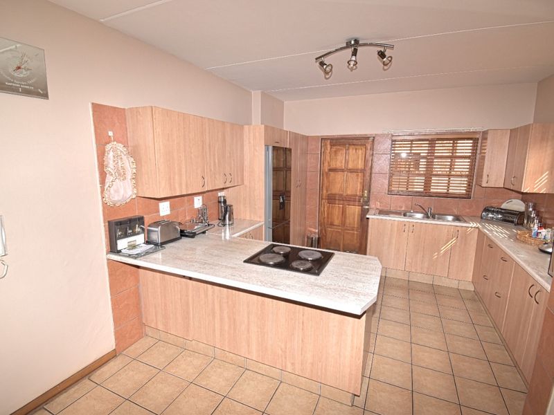 3 Bedroom apartment for sale - Photo 6