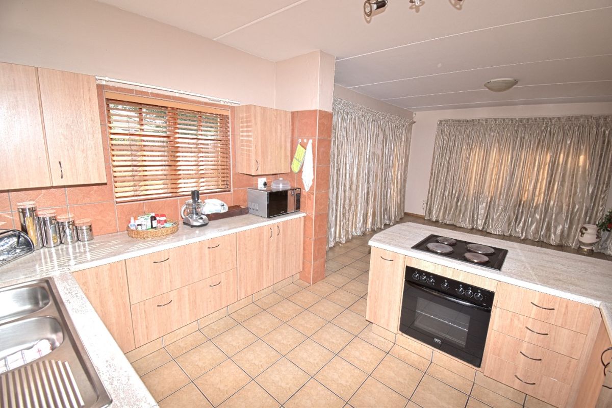 3 Bedroom apartment for sale - Photo 4