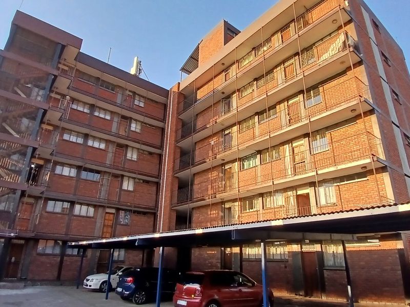2 Bedroom Flat For sale in Pretoria West - Photo 1