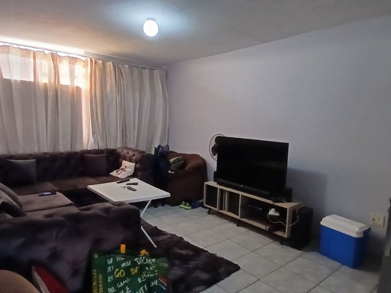 2 Bedroom Flat For sale in Pretoria West - Photo 8