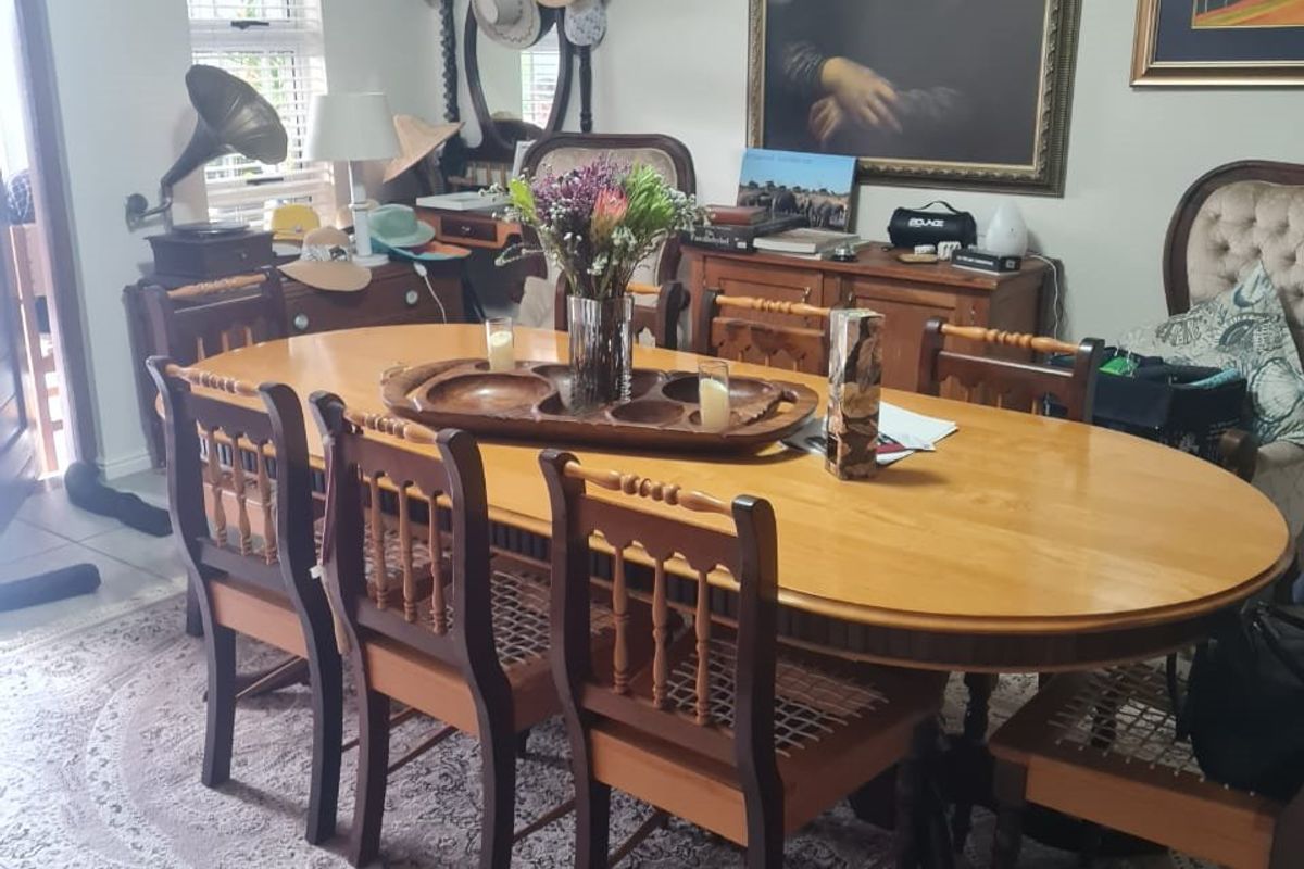Luxurious 3-Bedroom House in Palm Village, Oudtshoorn. - Photo 4