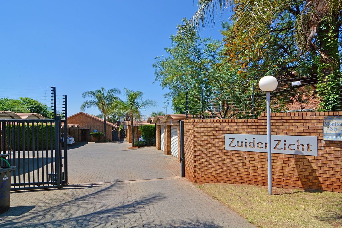 2 bedroom 2 bathroom Townhouse in zwartkop ext 7 - Photo 2