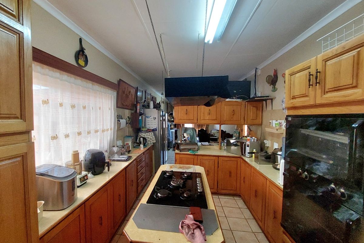 A Secure & Perfect Family Haven in Brits - Photo 5