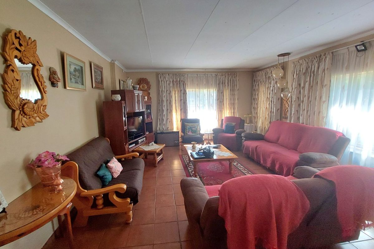 A Secure & Perfect Family Haven in Brits - Photo 3