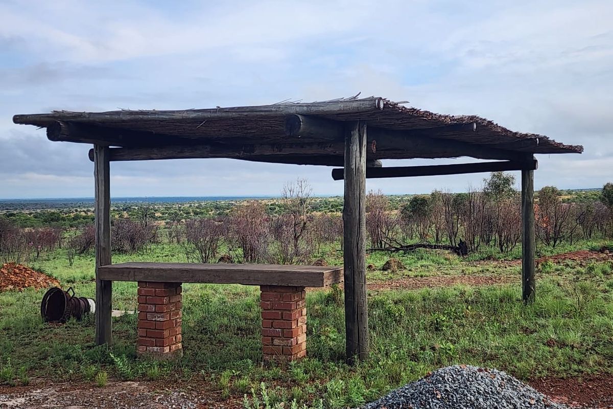 Prime 21 hectares of vacant land with borehole for sale in Dinokeng Big 5 area - Photo 3