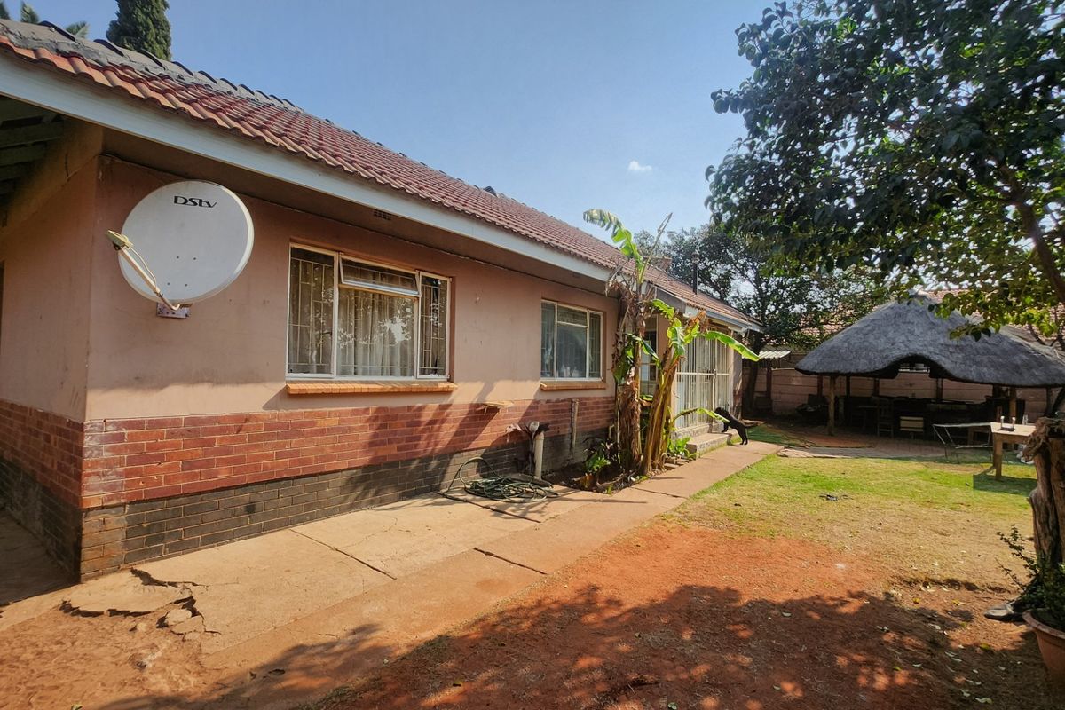 Affordable 3-Bedroom Home with Flatlet - Photo 3