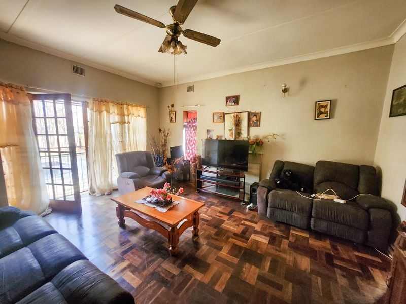 Affordable 3-Bedroom Home with Flatlet - Photo 7