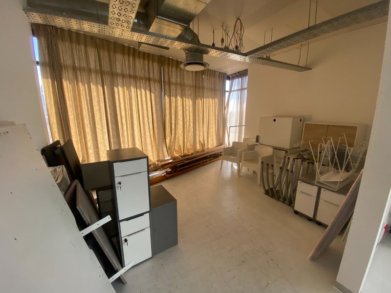 122m2 Commercial Space to let  - Photo 2