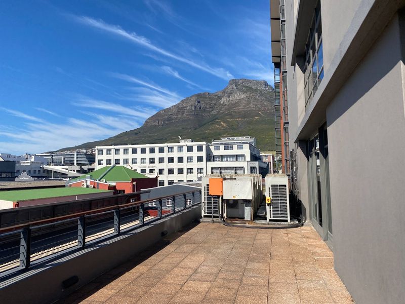 122m2 Commercial Space to let  - Photo 8