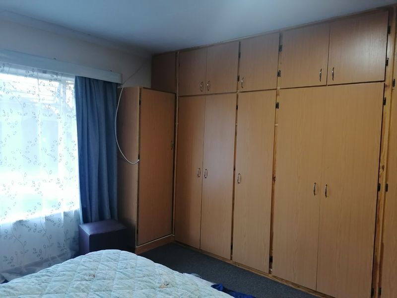 Spacious 3 bedroom family home for Rent with a Bachelor Flat in Universitas Bloemfontein - Photo 6