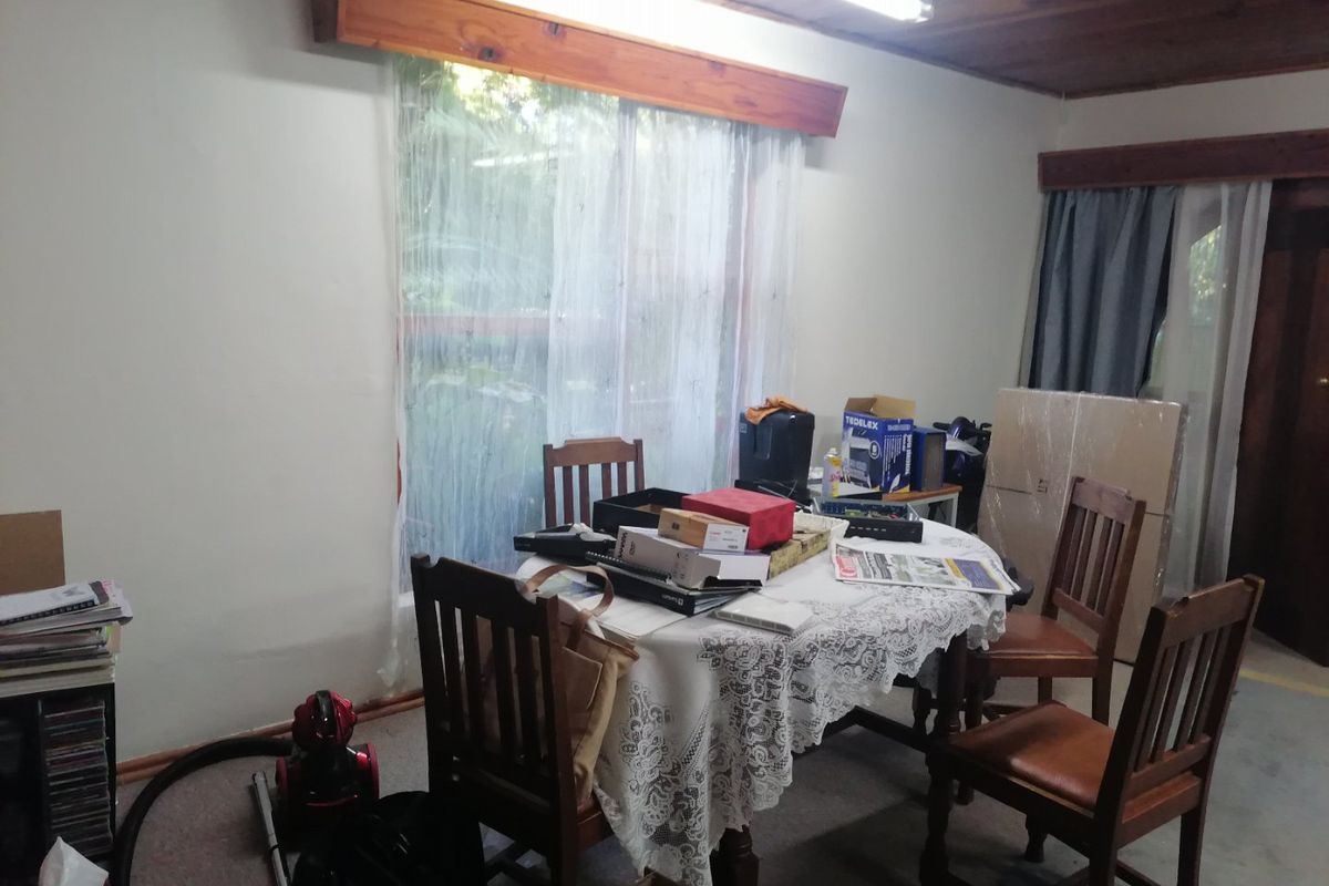 Spacious 3 bedroom family home for Rent with a Bachelor Flat in Universitas Bloemfontein - Photo 3