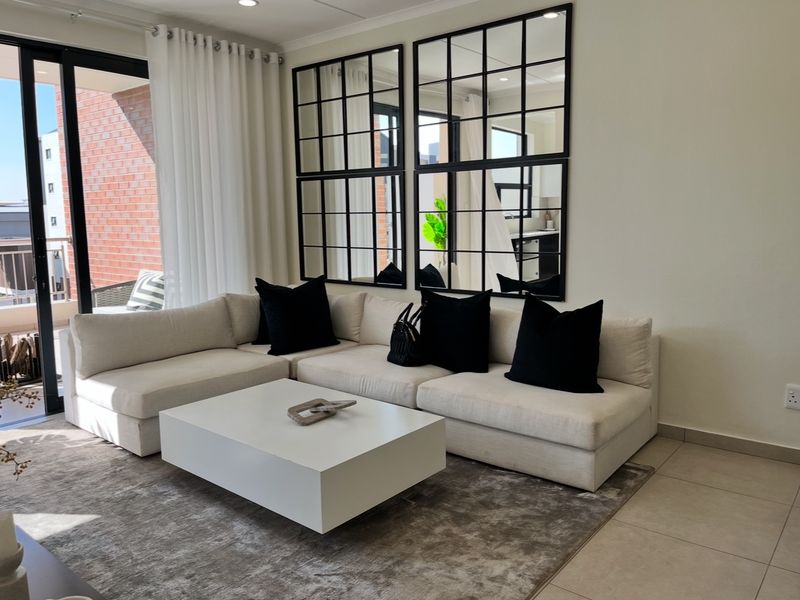 3 Bedroom 3.5 Bathrooms Duplex Apartment For Sale in Edenvale - Photo 2