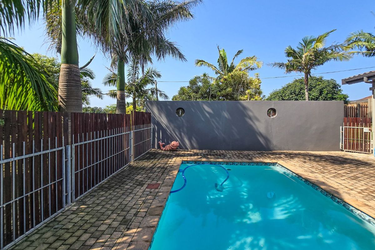 Single Level Home With Income Potential  - Photo 3