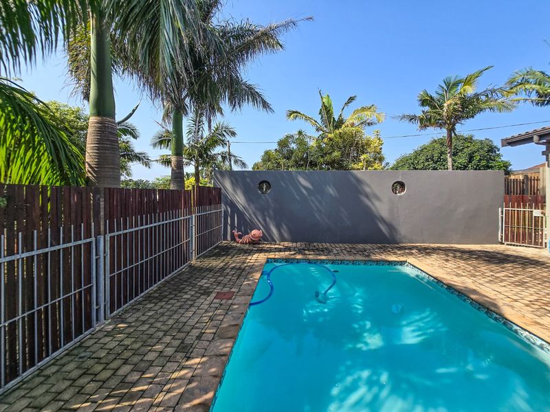 Single Level Home With Income Potential  - Photo 3