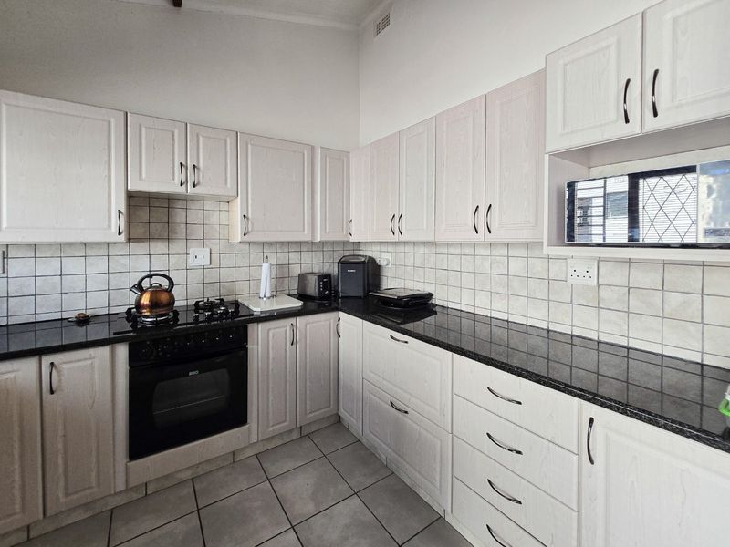 Single Level Home With Income Potential  - Photo 5