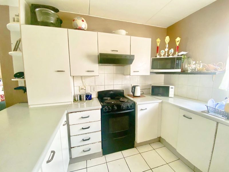 Spacious Ground Floor 2beds, 1 full bath for Sale in Sunset Close Complex, Vorna Valley - Photo 5