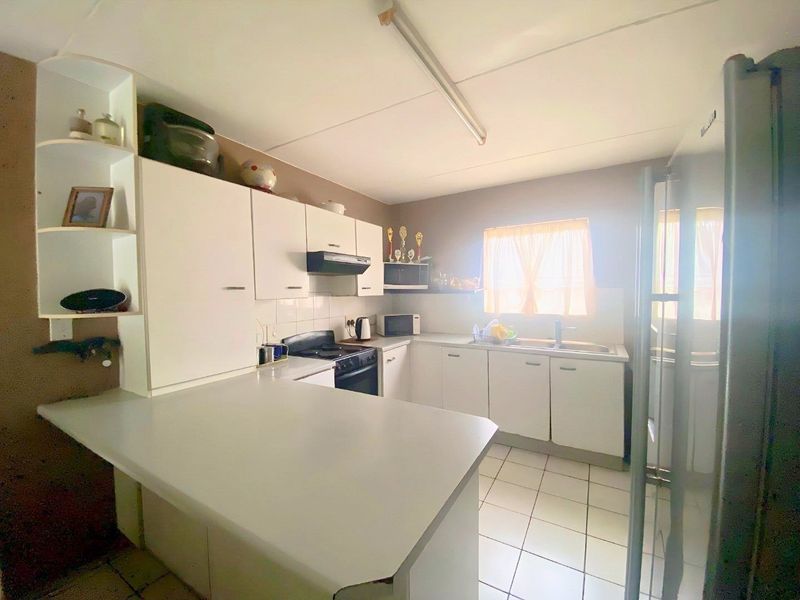 Spacious Ground Floor 2beds, 1 full bath for Sale in Sunset Close Complex, Vorna Valley - Photo 6