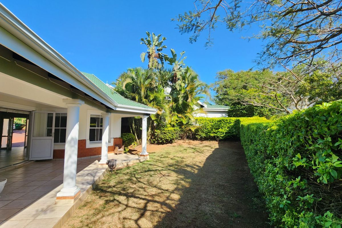 Mount Edgecombe Estate Two -  lovely, renovated cluster home with a separate self-contained loft apartment - Excellent location close to Gate 6!  Great investment with existing, long-term tenant - Photo 4