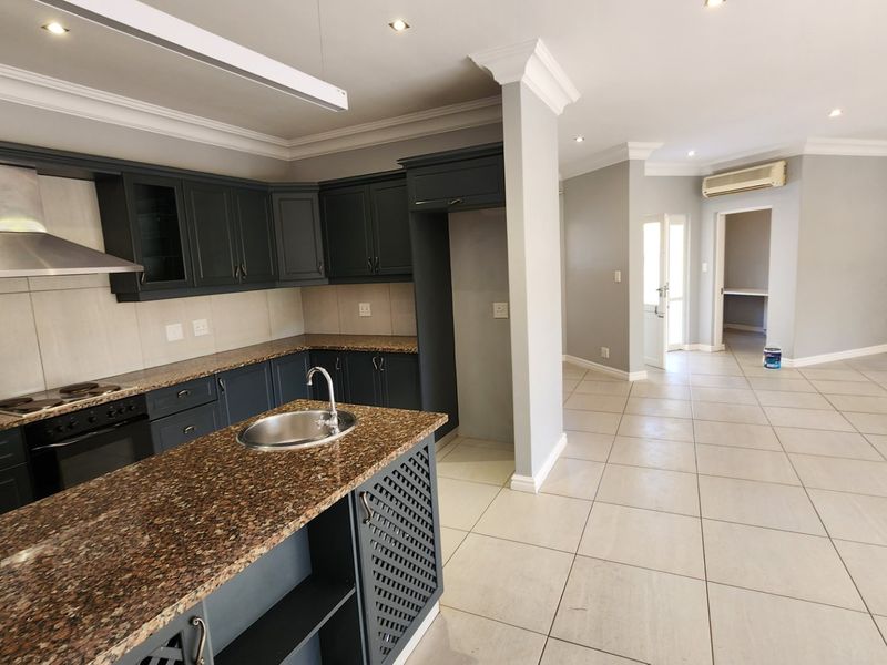 Mount Edgecombe Estate Two -  lovely, renovated cluster home with a separate self-contained loft apartment - Excellent location close to Gate 6!  Great investment with existing, long-term tenant - Photo 8