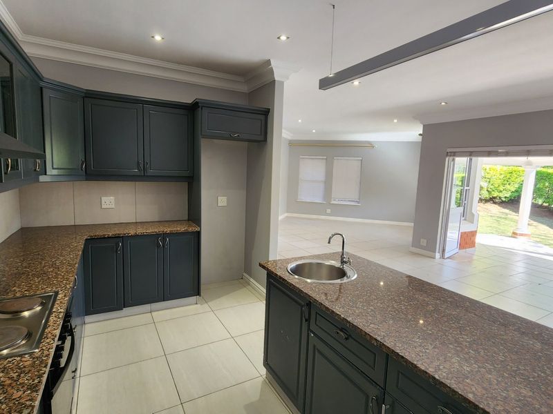 Mount Edgecombe Estate Two -  lovely, renovated cluster home with a separate self-contained loft apartment - Excellent location close to Gate 6!  Great investment with existing, long-term tenant - Photo 9